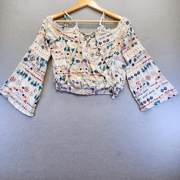 American Rag Cie Tops - American Rag Cie Boho Cactus Print Cold Shoulder Bell Sleeve Crop Top Womens M